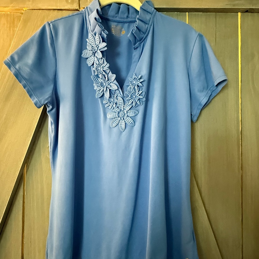 Lilly Pulitzer Women’s Luxletic Blue Floral Appliqué Short-Sleeve Top